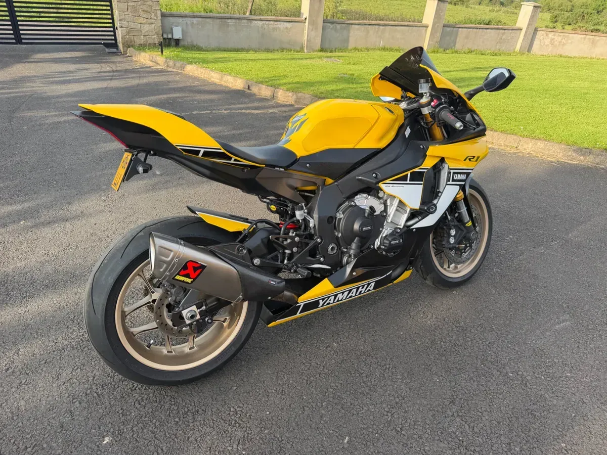 2016 Yamaha R1 kenny roberts edition