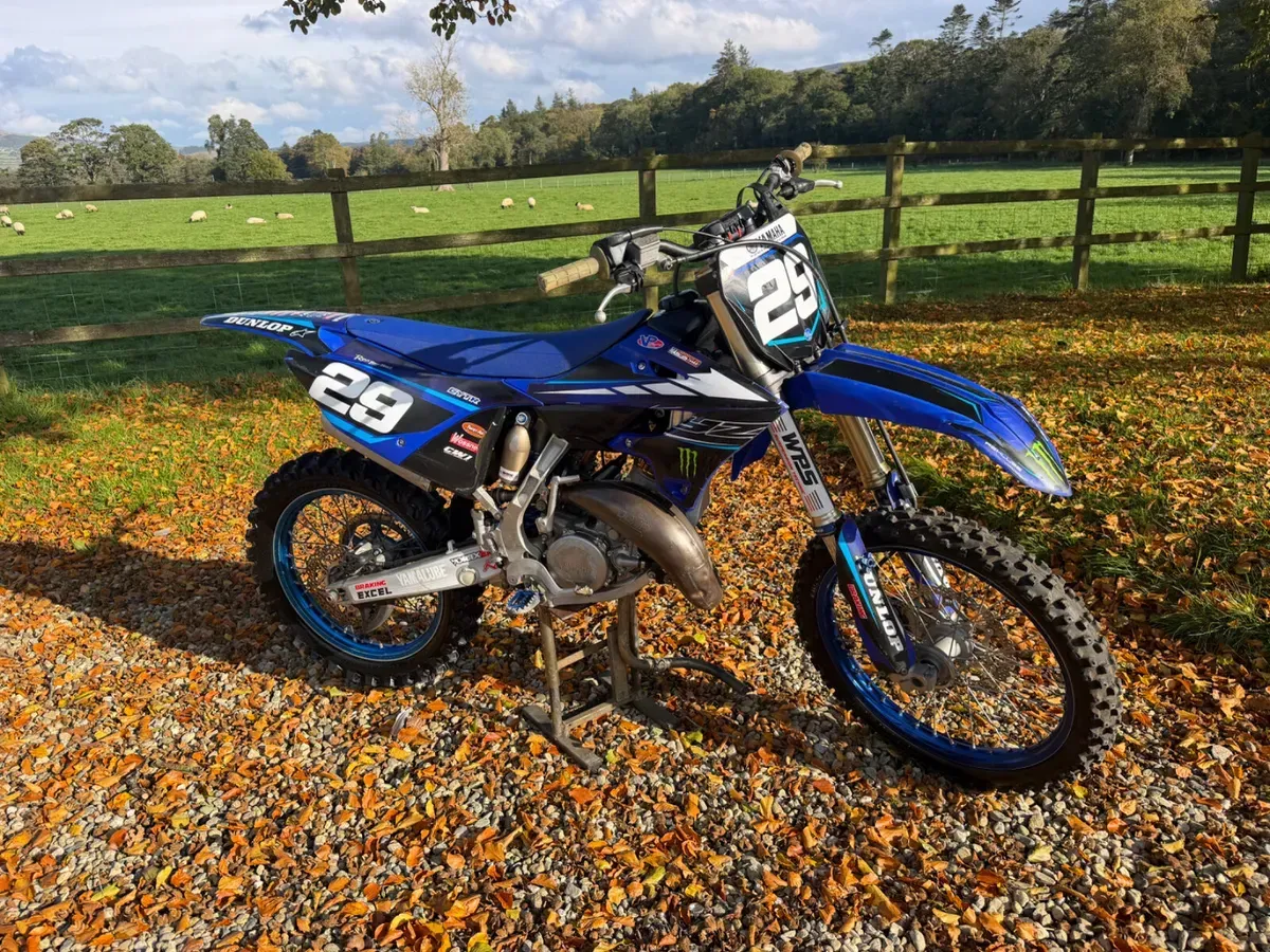 Yamaha yz125 race bike