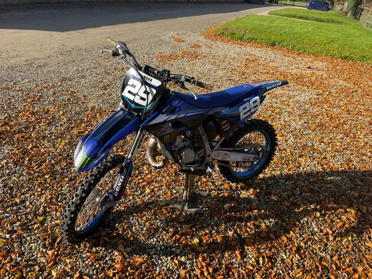 Yamaha yz125 race bike