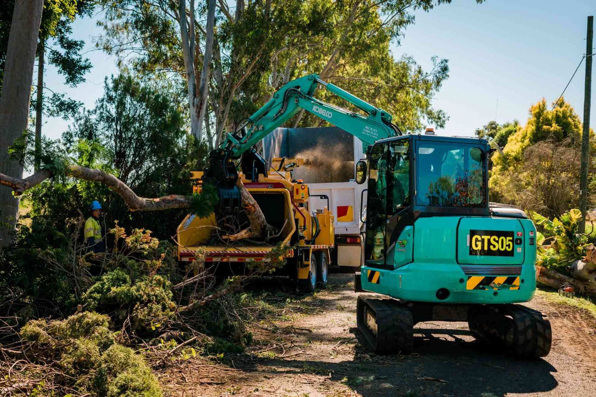 An Excavator and Mulching Machine | Toowoomba, Qld | Gts Toowoomba