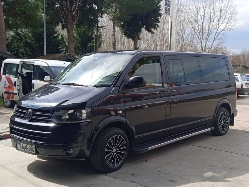 Volkswagen Caravelle Standard Budget Van Volkswagen Caravelle Standard Budget Van