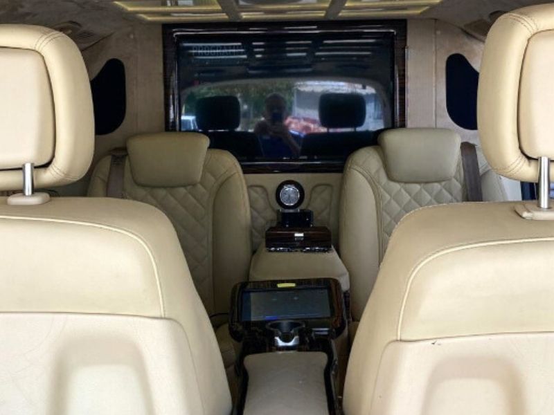 Mercedes Vito Maybach Concept Luxury Van multimedia TV