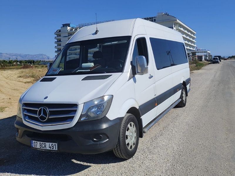 Mercedes Sprinter VIP 13 Seater Minibus Mercedes Sprinter VIP 13 Seater Minibus