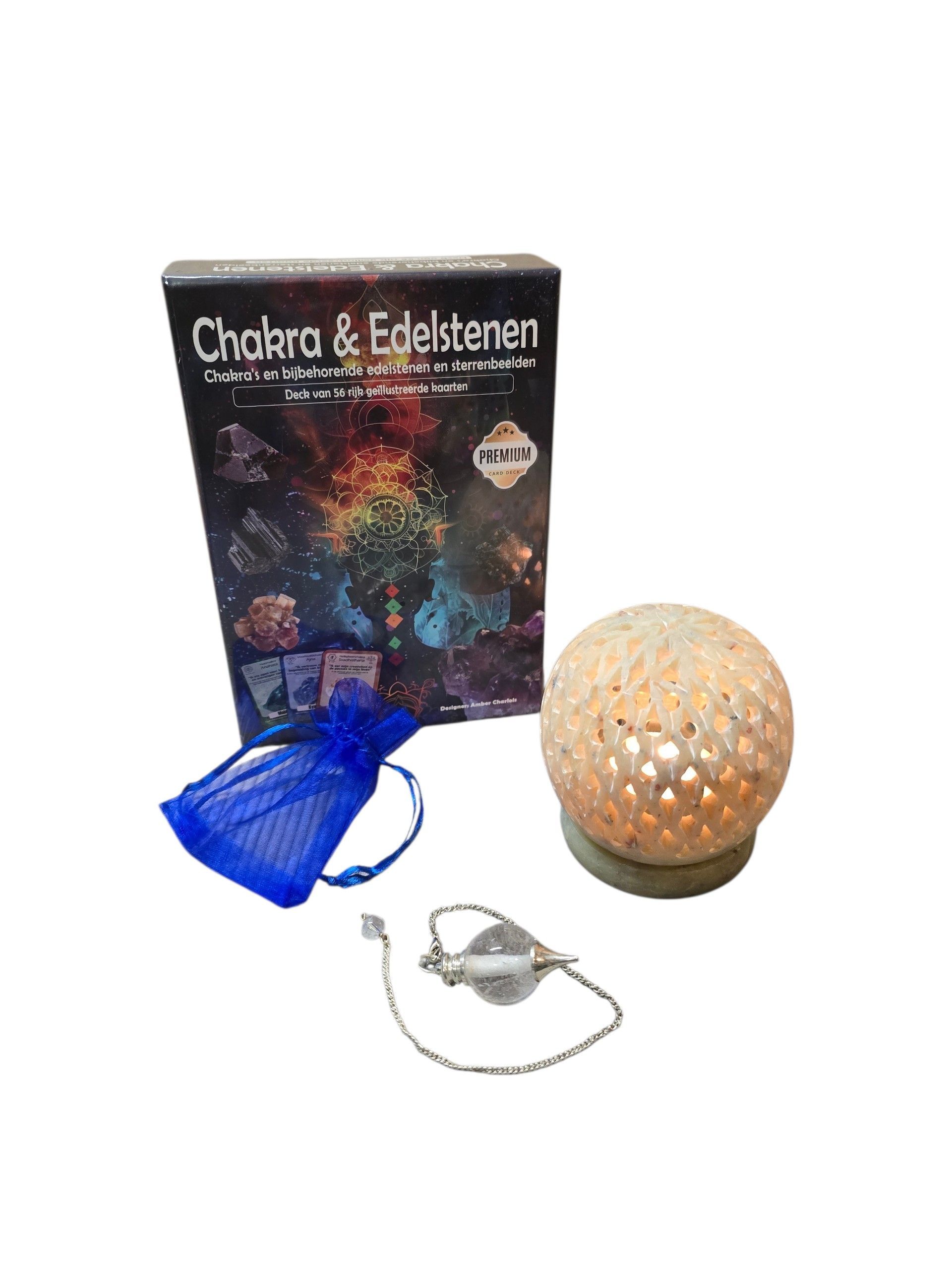 Spirituele giftset Chakra & edelsteenkaarten, ronde zeepsteen kaarsenhouder, bergkristal pendel met tasje