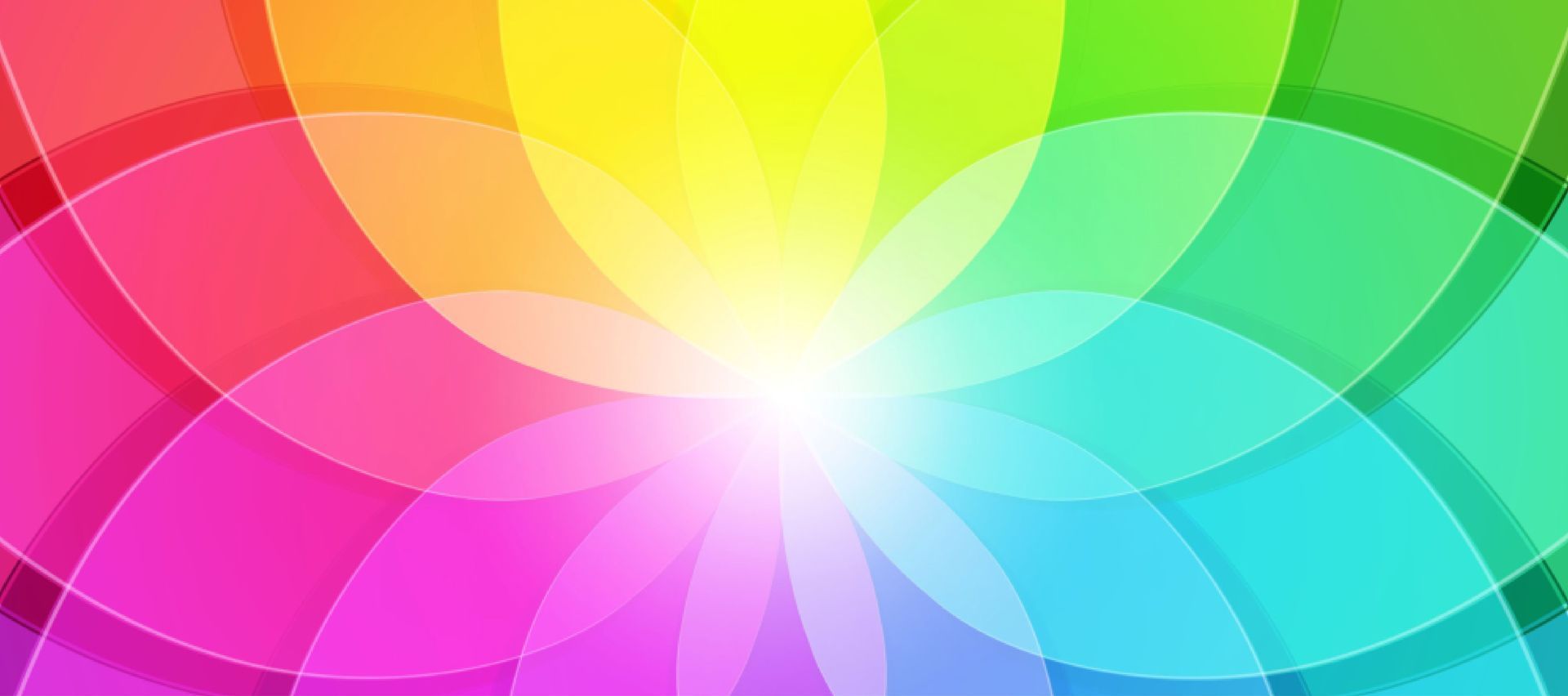 Abstracte afbeelding van een regenboogkleurig, bloemachtig ontwerp met overlappende, doorschijnende bloemblaadjes.