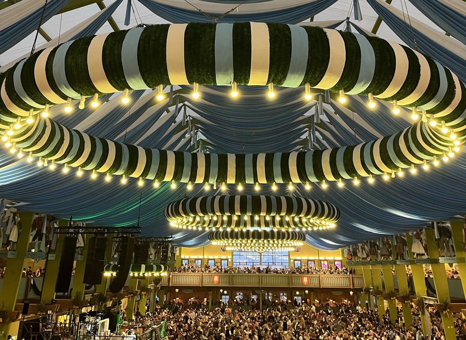 Oktoberfest Tour with Beer Tent Reservation