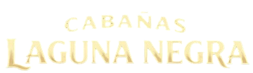 Logotipo con texto dorado que dice “Cabañas Laguna Negra” sobre un fondo blanco.