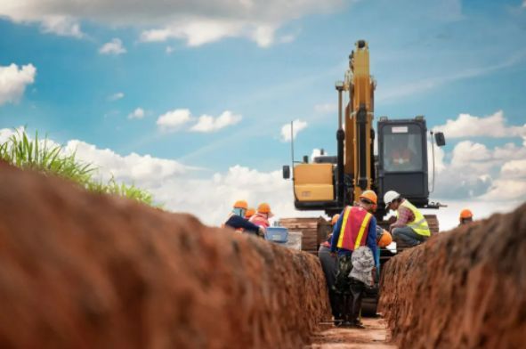 Trench Excavation Sunshine Coast Construction Crew And Excavator