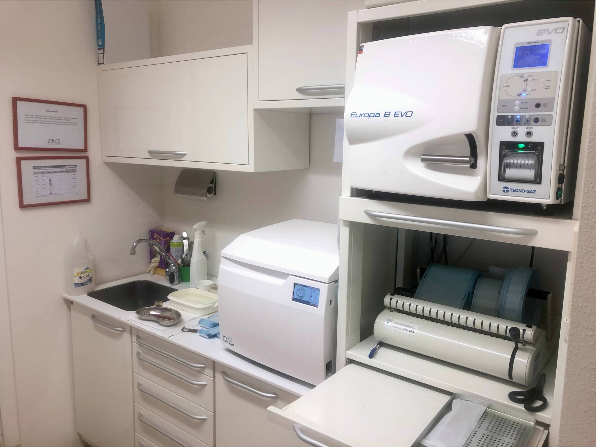 Apparecchiature per la sterilizzazione degli strumenti odontoiatrici