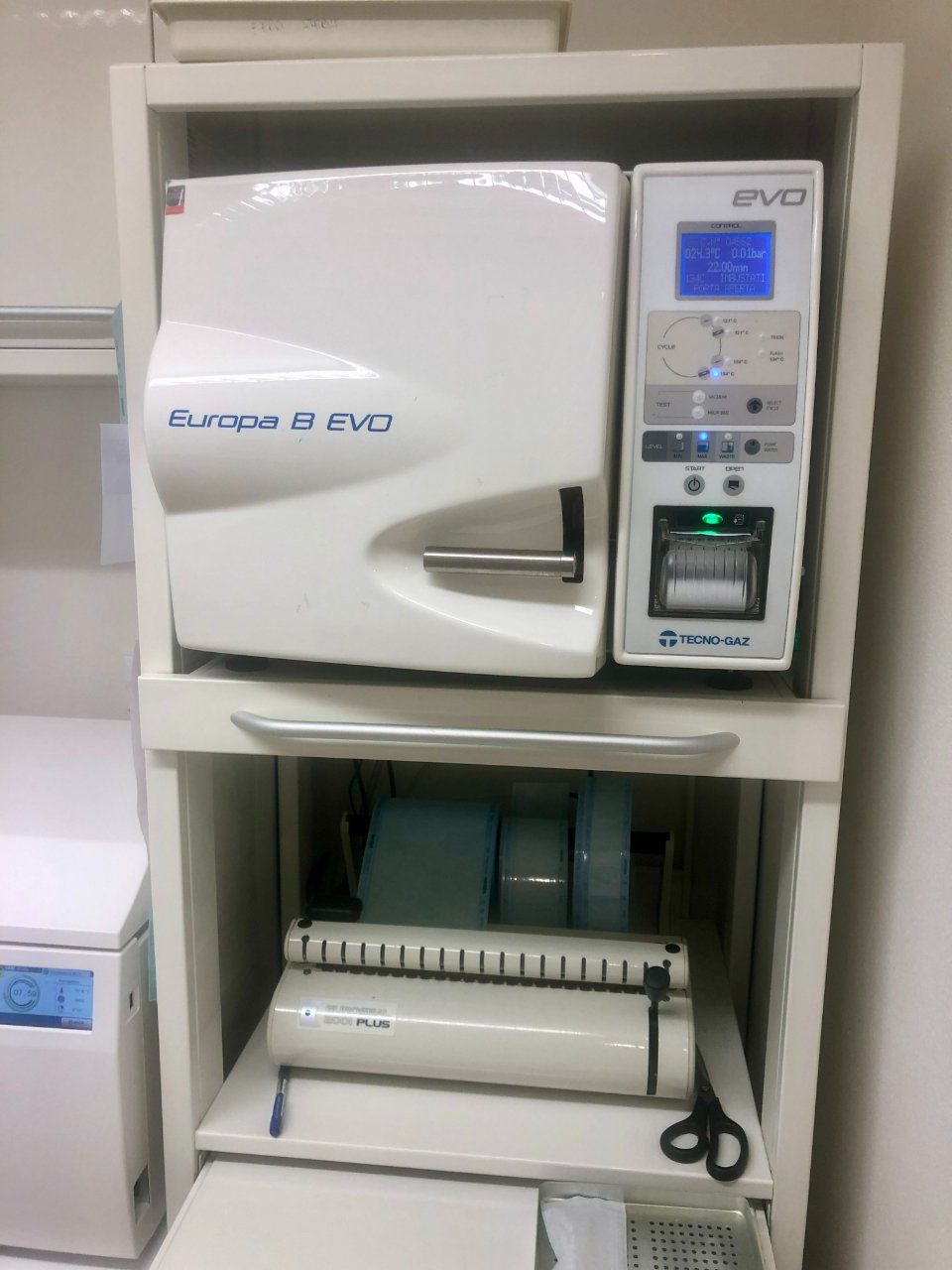 Macchinario per la sterilizzazione degli strumenti odontoiatrici