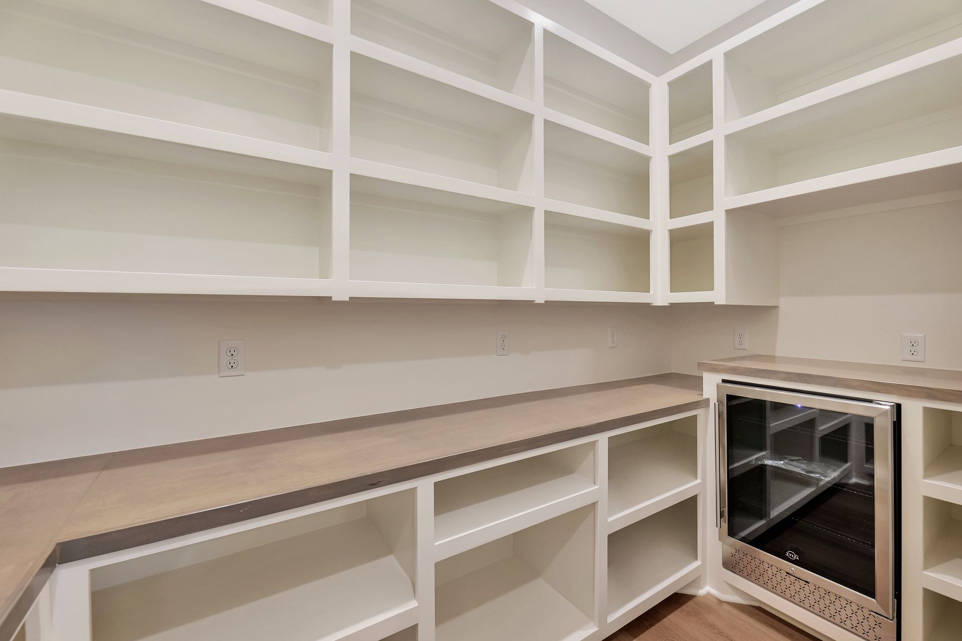 Artsy Design Custom Built Cabinetry