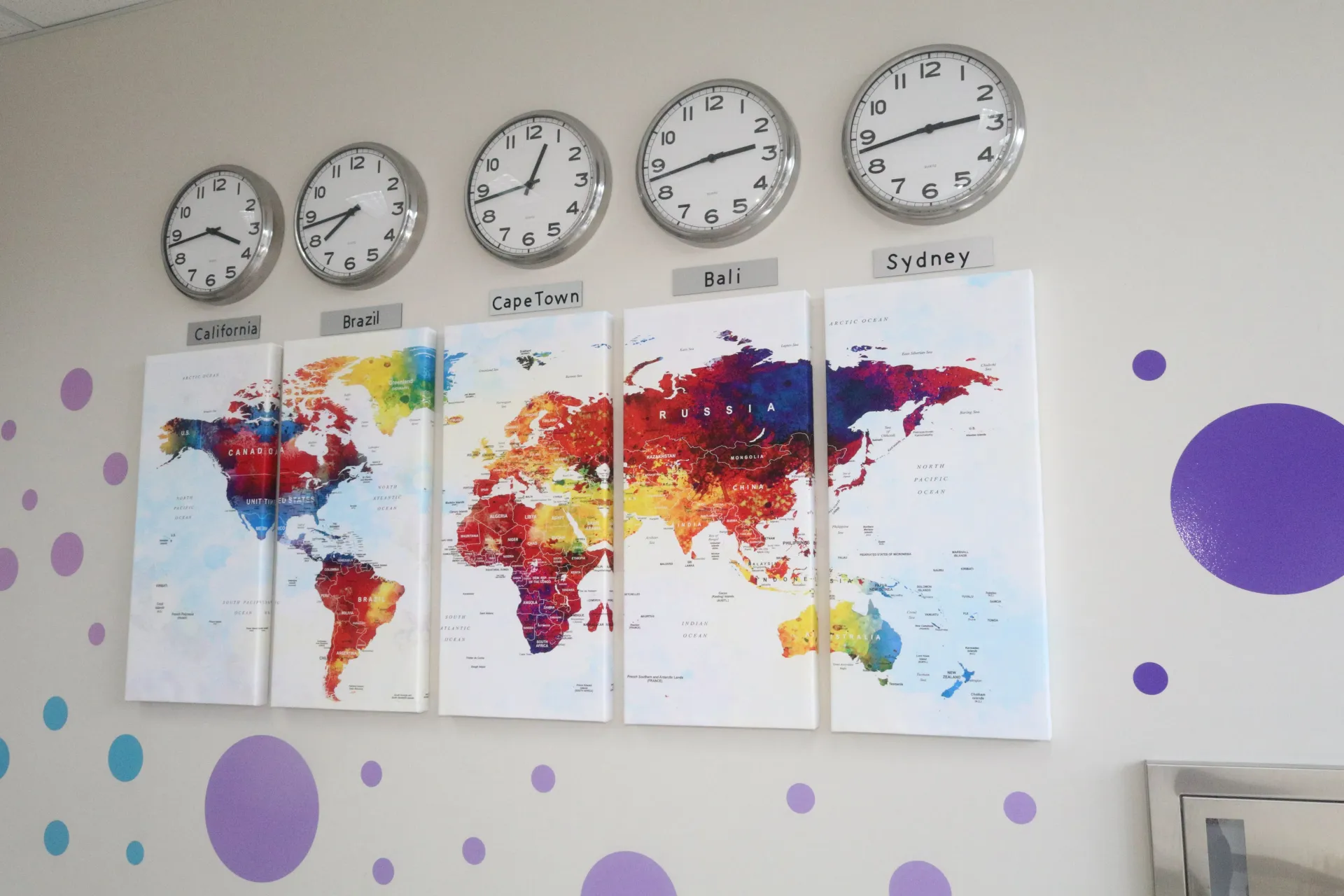 Custom canvas for corporate branding