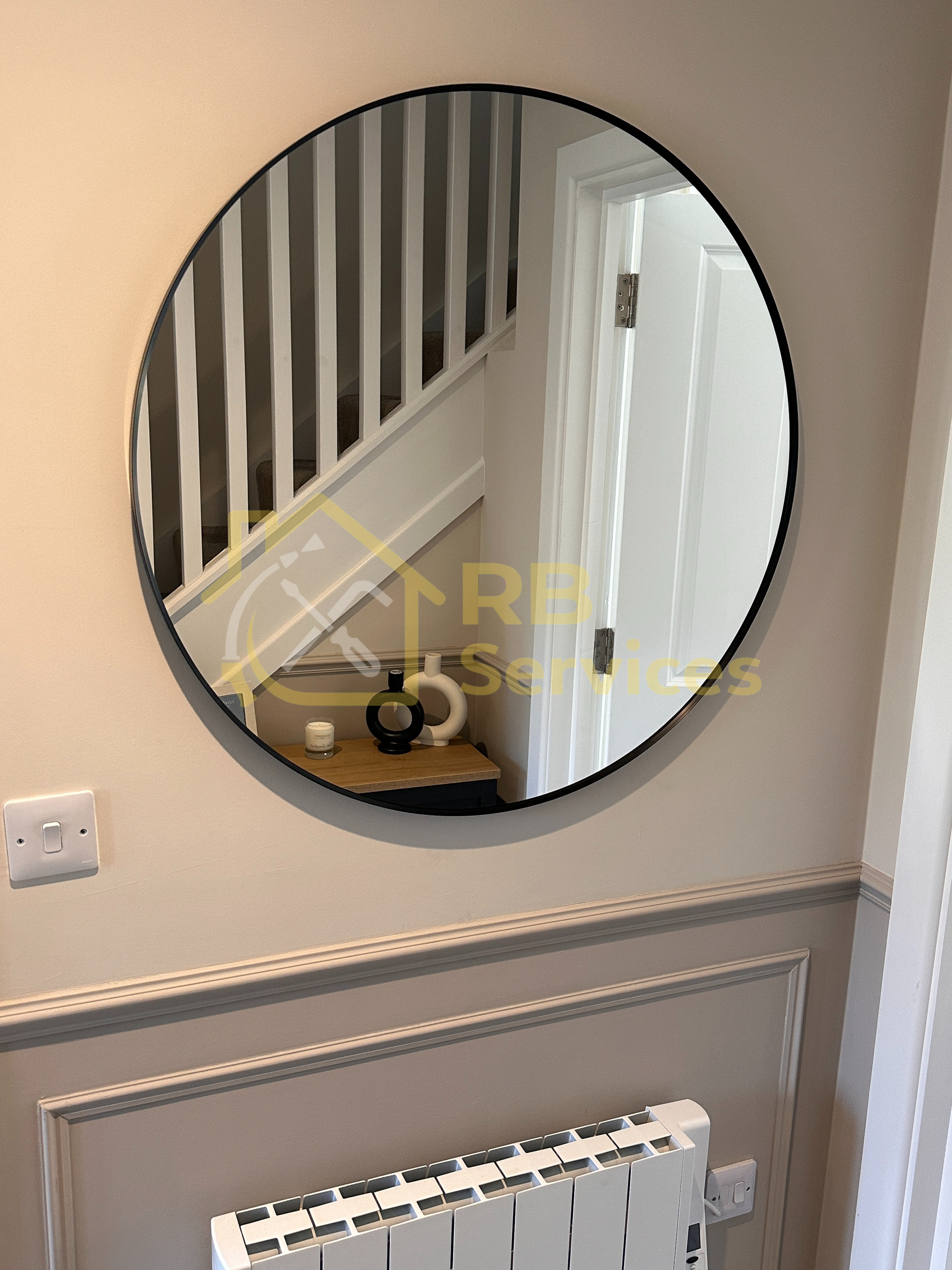 Hanging mirrors