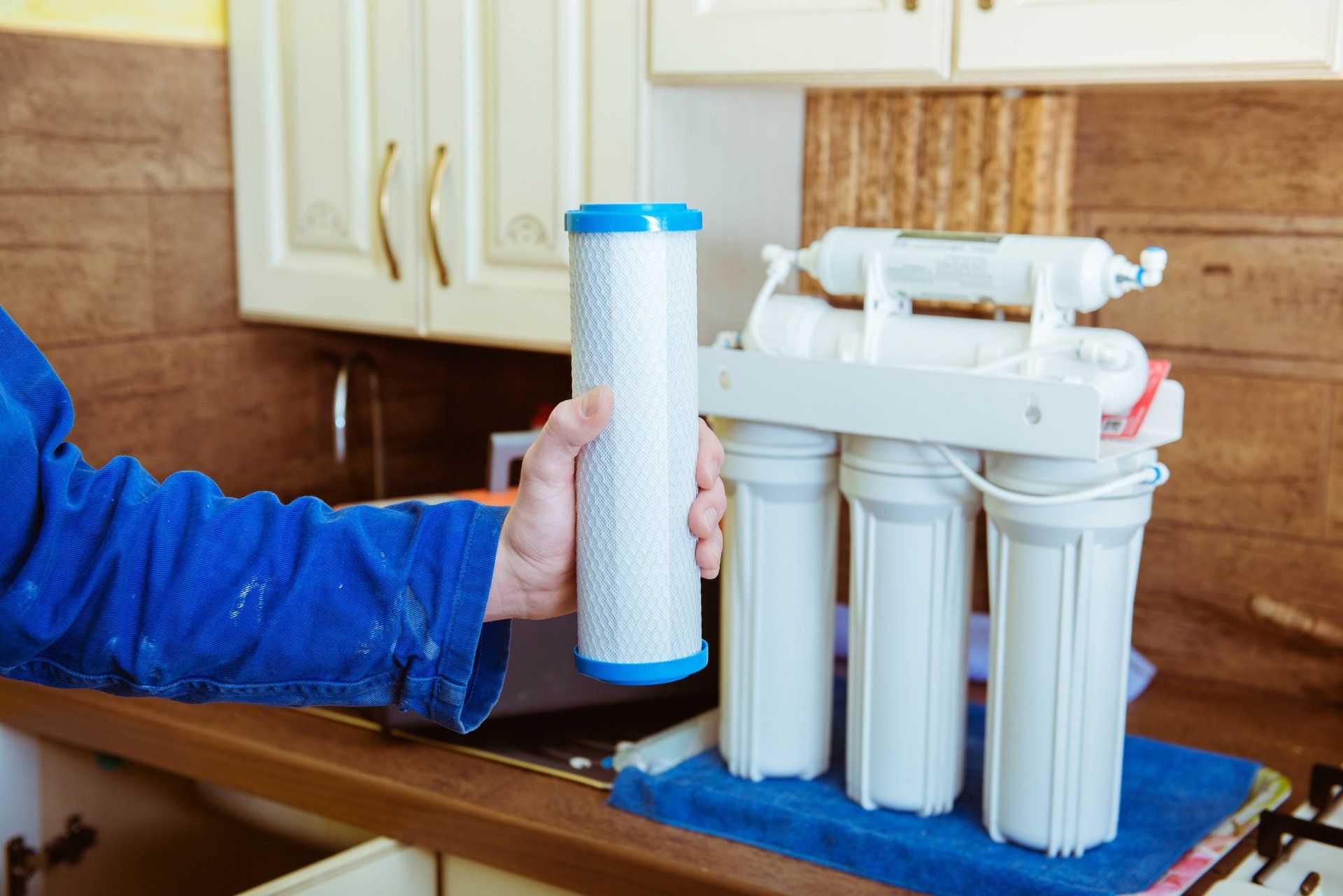 Installing a water filter