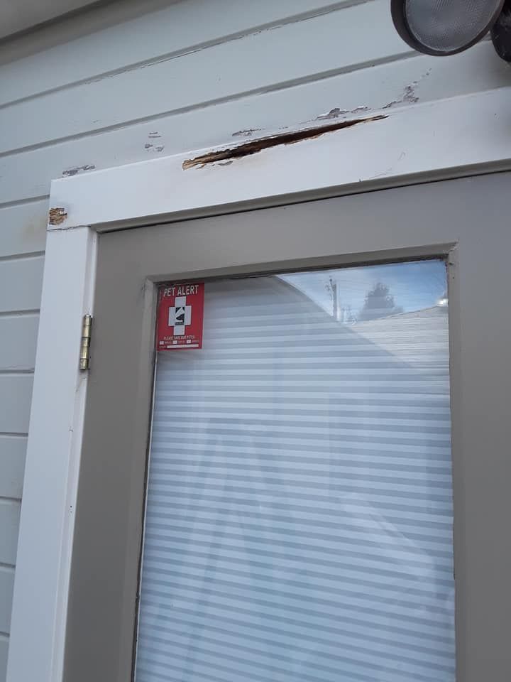 A Good Handyman, Vallejo CA, Benicia CA, Martinez CA, Pacheco CA, Concord CA, Clayton CA, Pleasant Hill CA, Lafayette CA, Orinda CA, Alamo CA, Danville CA, Blackhawk CA, Pinole CA, El Sobrante CA, El Cerrito CA, Fairfield CA, Vacaville CA, American Canyon CA, Walnut Creek CA, Hercules CA, Handyman, Handyman Near me, Vallejo Handyman, Benicia Handyman, Martinez Handyman, Pacheco Handyman, Concord Handyman, Clayton Handyman, Pleasant Hill Handyman, Lafayette Handyman, Orinda Handyman, Alamo Handyman, Danville Handyman, Blackhawk Handyman, Pinole Handyman, El Sobrante Handyman, El Cerrito Handyman, Fairfield Handyman, Vacaville Handyman, American Canyon Handyman, Walnut Creek Handyman, Hercules Handyman, Painter Near Me, Painting, Interior Painting, Paint Baseboards, Paint Trim, Wall Repairs, Wall Patching, Deck Painting, Bathroom Upgrades, Light Plumbing, Plumbing Leak Repair, Replace Bathroom Faucet, Upgrade Bathroom Faucet, Leaky Faucet, Replace Toilets, Replace Toilet, Leaky Toilet, Install New Vanities, Install Grab Bar, Install Safety Bar in Bathtub, Re-Caulk Tub, Re-Caulk Shower, Regrout Tile, Bathroom Fan Installation, Vanity Faucet Installation, Vanity Faucet Replacement, Bathroom Fans, Kitchen Upgrade, Install Garbage Disposal, Replace Garbage Disposal, Repair Leaks Under Sink, Replace Kitchen Faucet, Upgrade Kitchen Faucet, Installing Plumbing Fixtures, Replacing Plumbing Fixture, Light Switch Installation, Outlet Installation, Install Light Dimmers, Handyman Electrical Repairs, Garbage Disposal Installation, Install new Kitchen Appliances, Dishwasher Installation, Stove Installation, Microwave Installation, Oven Installation, Install Light Fixtures, Ceiling Fan Installation, Light Switch Installation, Outlet Installation, Exterior House Upgrades, Decks Repairs, Deck Maintenance, Deck Re-Staining, Fence Repairs, Fence Re-Staining, Sidewalk Crack Repair, Driveway Crack Repair, Locking Mailbox Installation, janitorial services, cleaning services, housekeeping, maid services, commercial cleaning, office cleaning, junk hauling near me, junk removal near me, commercial junk hauling, commercial box hauling, graffiti cleanup, graffiti mirror removal, graffiti mirror replacement