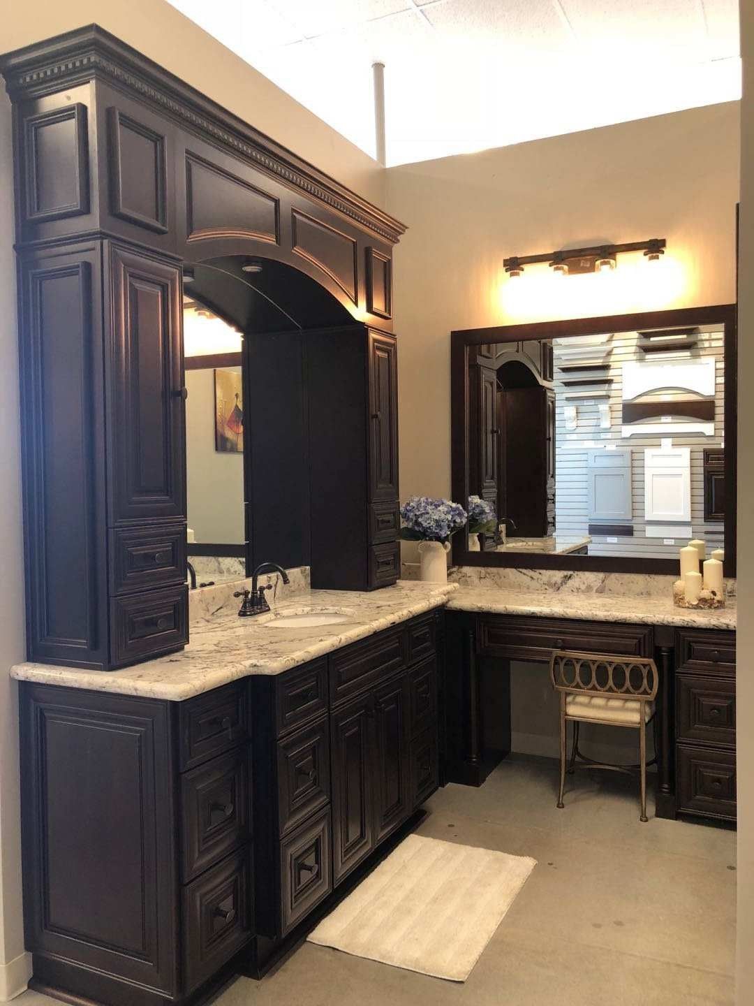 Cabinet 3