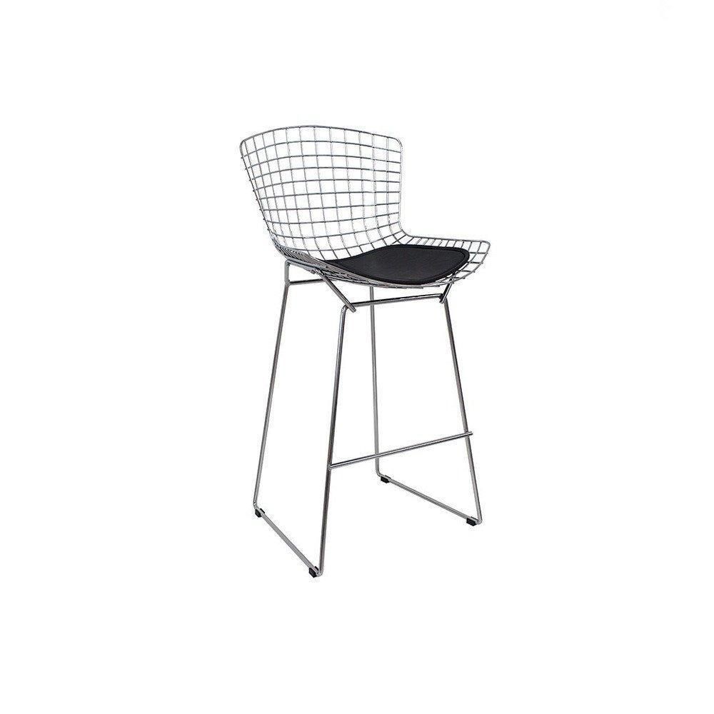 Taburete de bar con estructura de alambre y asiento negro sobre fondo blanco.