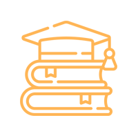 Una pila de libros con un birrete de graduación encima.