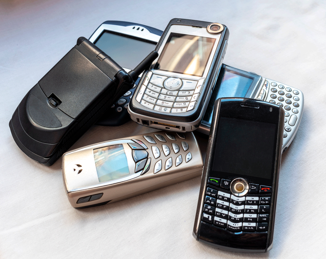 Old Mobile Phones | Onalaska, WI | D &M Recycling