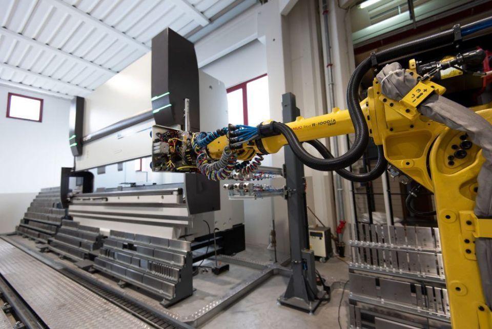 piegatura robotizzata della lamiera