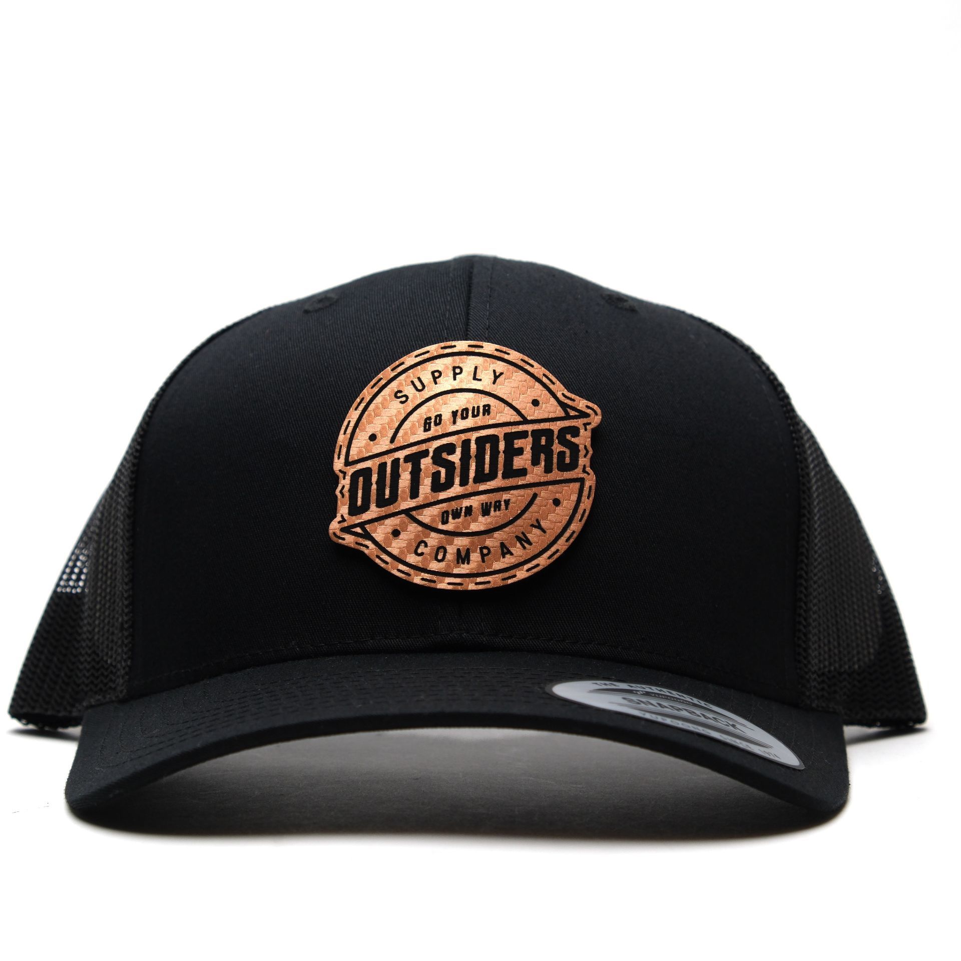 A black hat that says outsiders on it