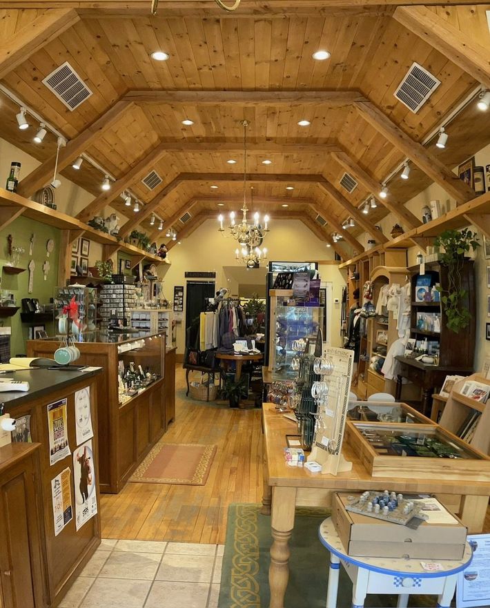 Celtic Crossing Store Front