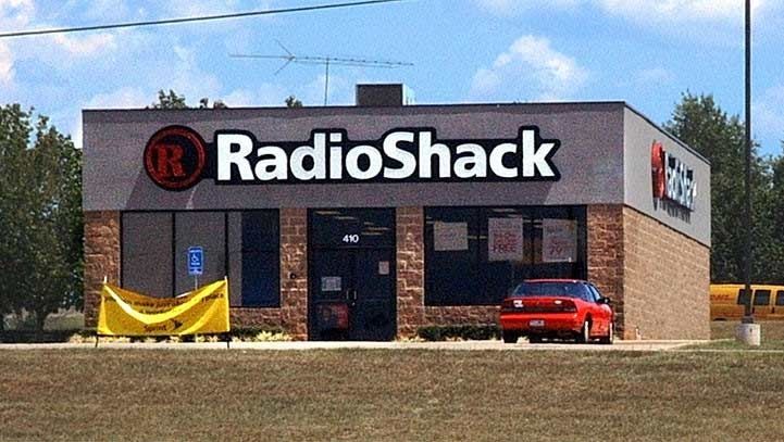 Radio Shack grasps at bankruptcy lifeline