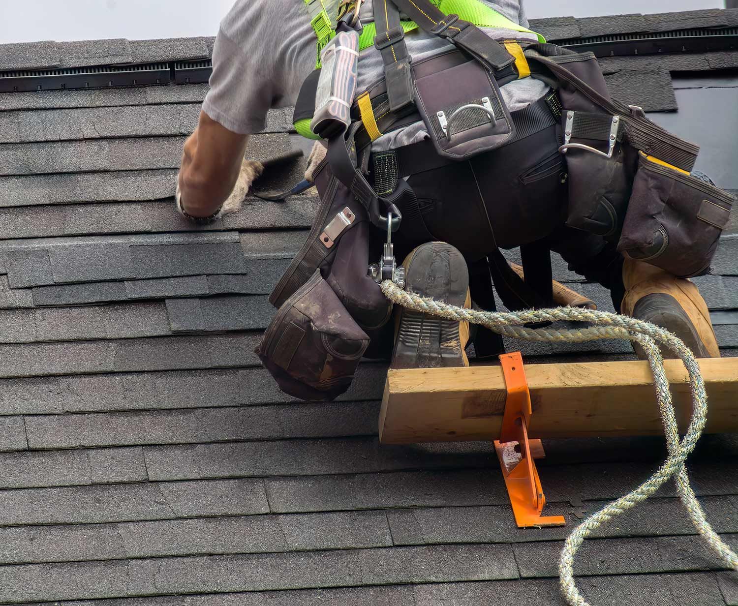 Roofing Repair Service — Oberlin, OH — Larry's Roofing Roofing Repair Service — Oberlin, OH — Larry's Roofing