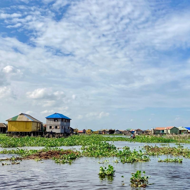 Ganvié, often called the “Venice of Africa,” is one of Benin’s most remarkable cultural treasures, where colourful stilt houses, traditional pirogues, and everyday life unfold across the tranquil waters of Lake Nokoué. Discover this unique lakeside community and the rich heritage of Benin with Visit Benin Republic, our trusted local DMC and destination expert within the Africa DMC’s network.