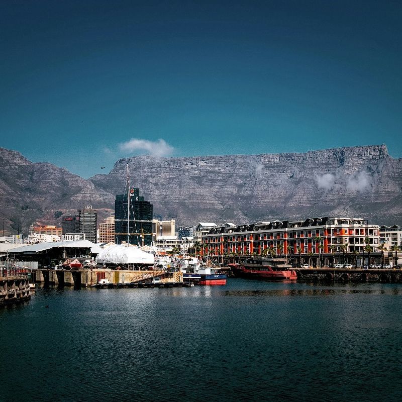 The Victoria & Alfred Waterfront with a backdrop of the Tableberg. South Africa offers world-class diversity—Big Five safaris, vibrant cities, iconic coastlines, and rich culture all in one unforgettable destination.
Travel with Africa DMC’s trusted network for your local tour operator and travel agent to discover South Africa.