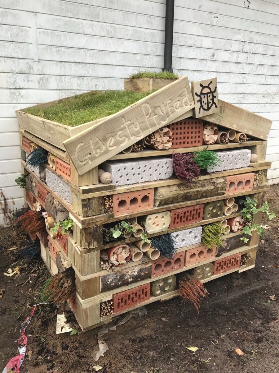 Grand Insect Hotel