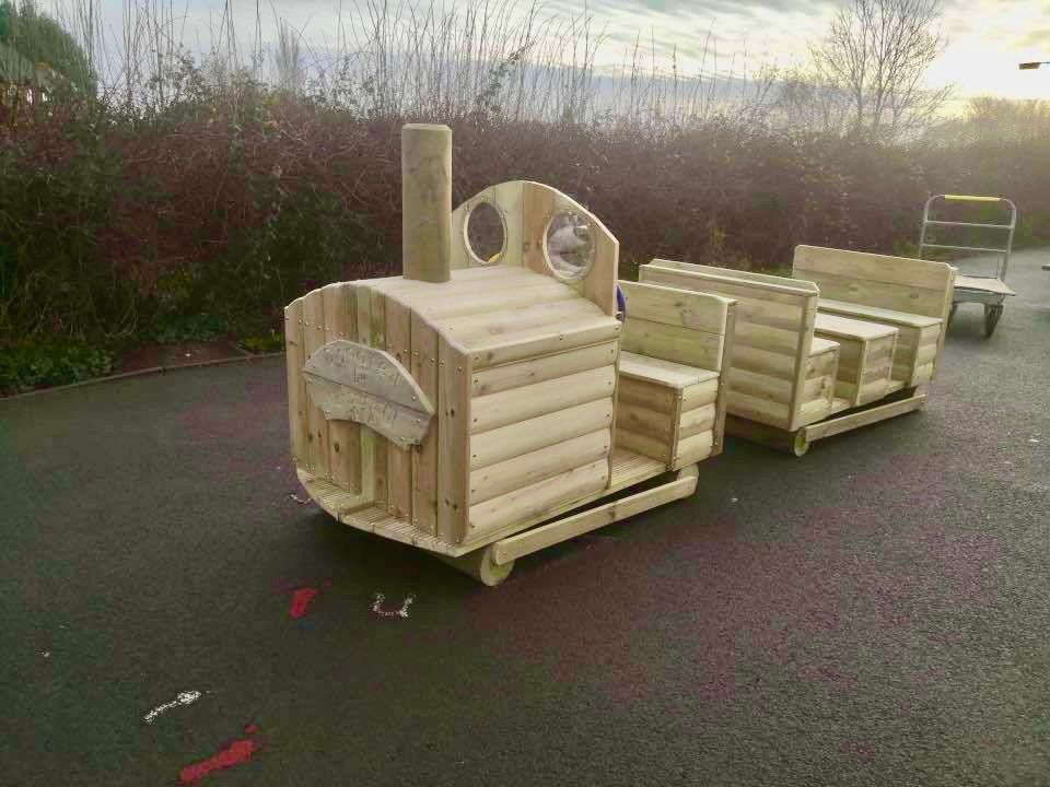 Locomotive Train + One Carriage