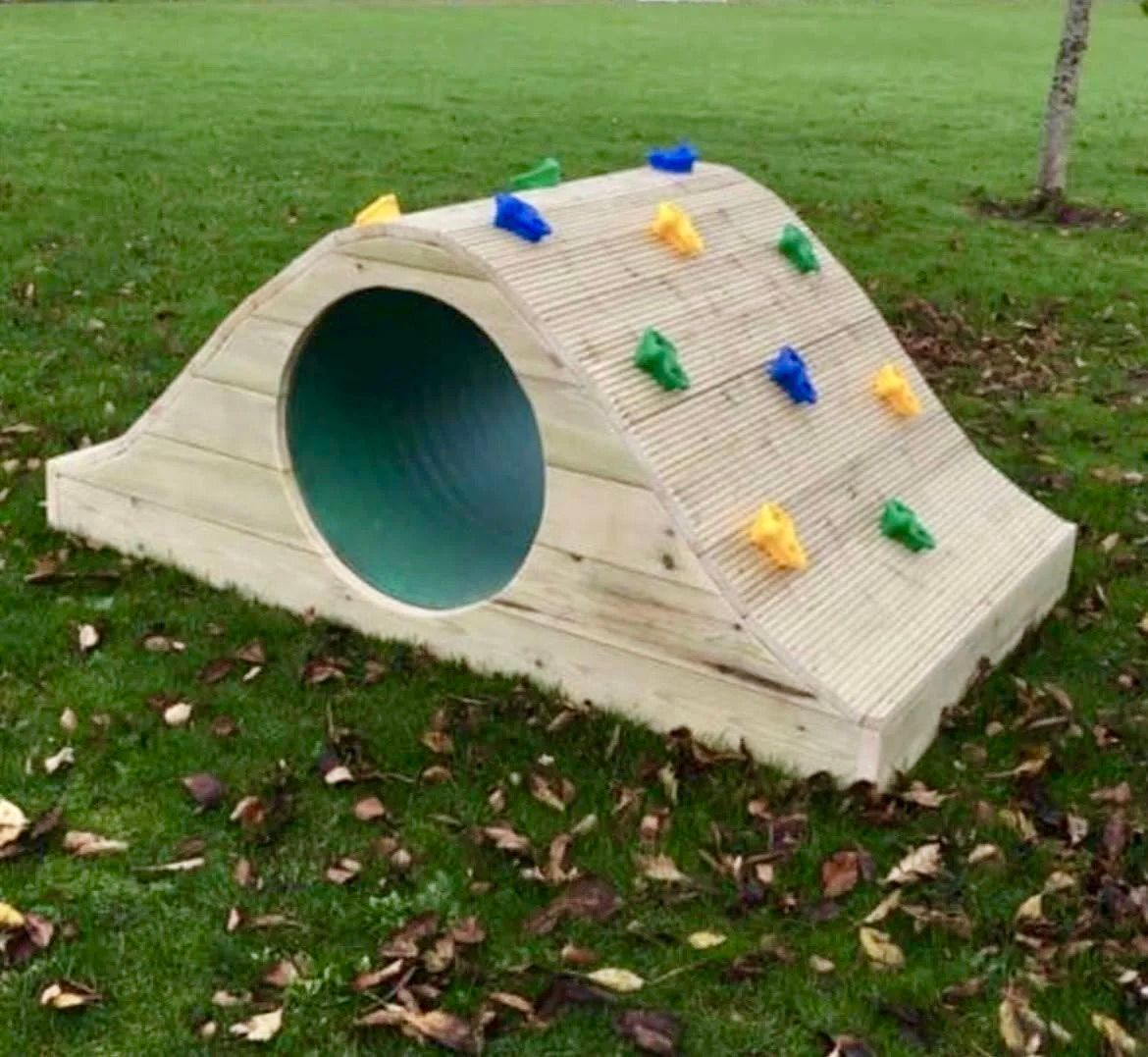 Climbing Tunnel, climbing mound for climbing and crawling.