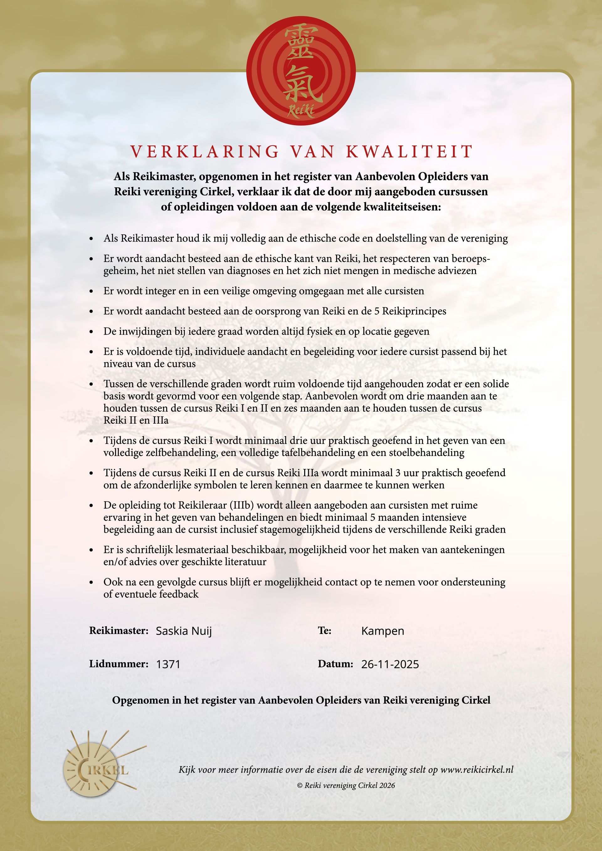 Officieel document met rood zegel bovenaan en gouden embleem onderaan op een beige achtergrond.