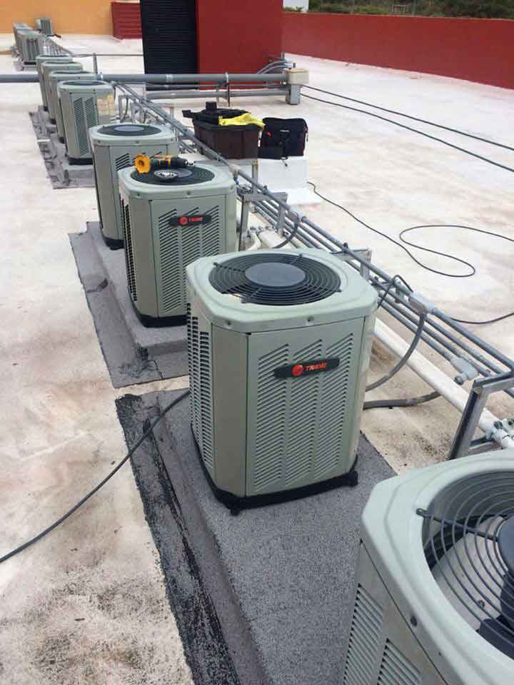 PLANTAS ELÉCTRICAS Y CLIMAS - Venta y reparación de compresores semi herméticos.