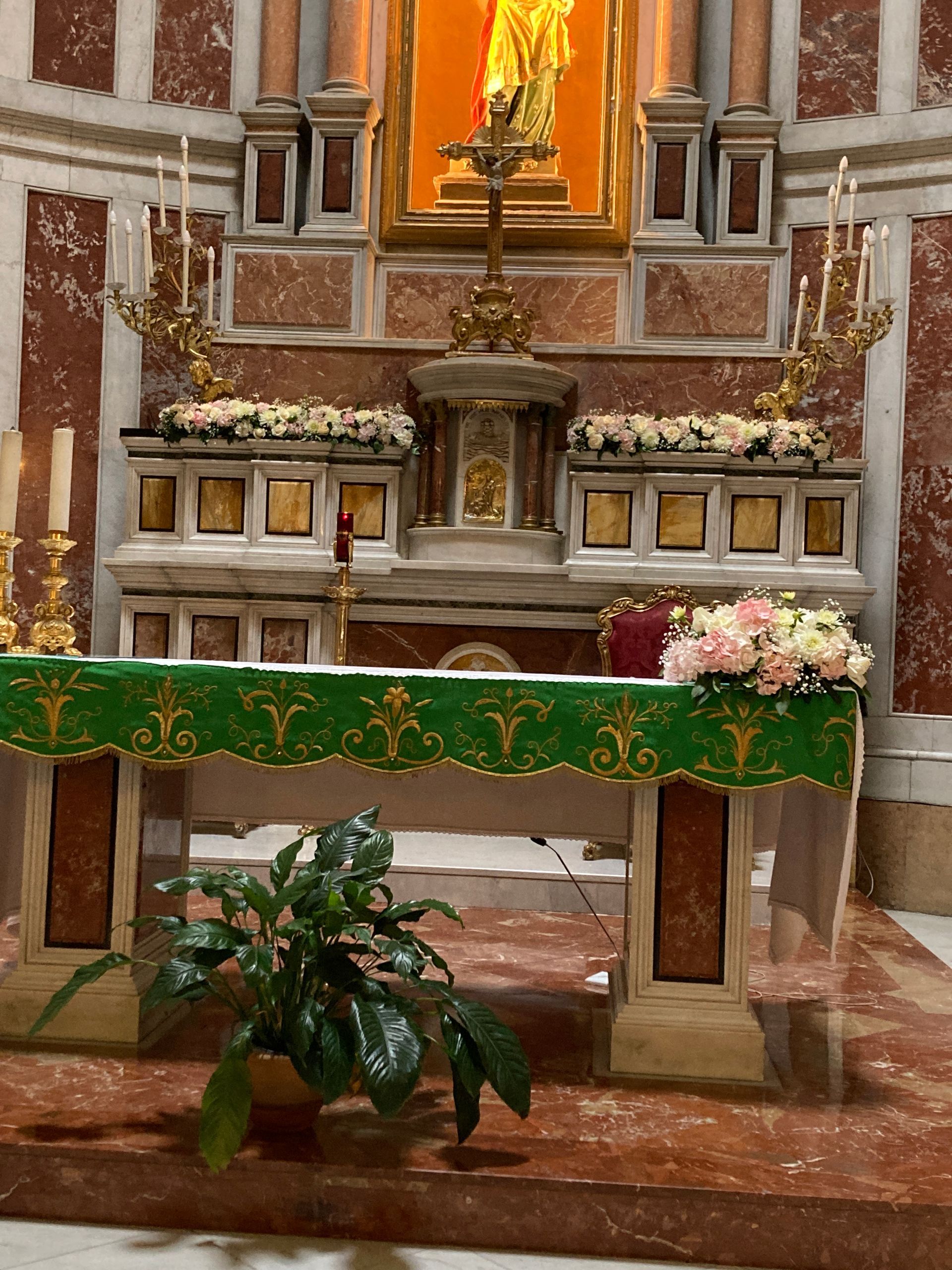 Addobbi floreali in chiesa per matrimonio