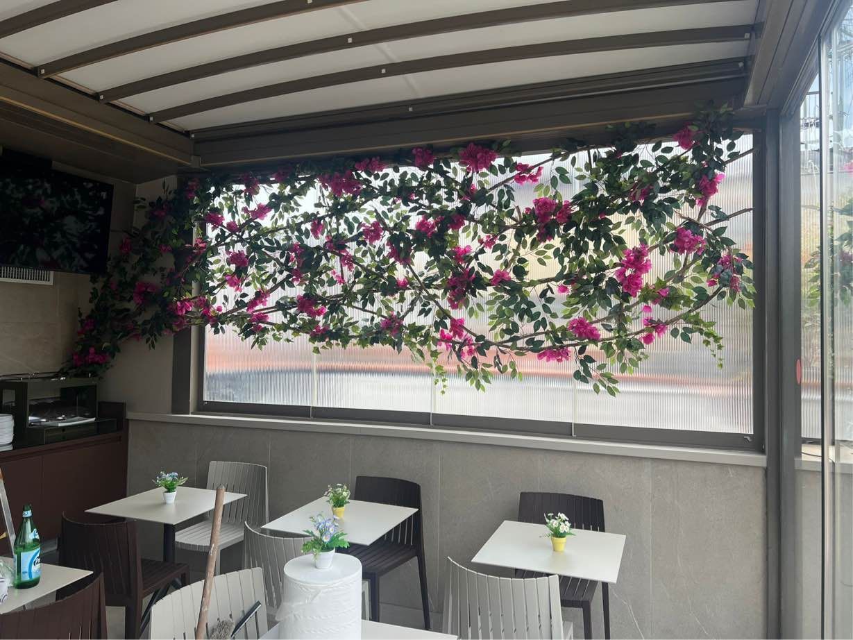 Pianta artificiale per allestimento ristorante