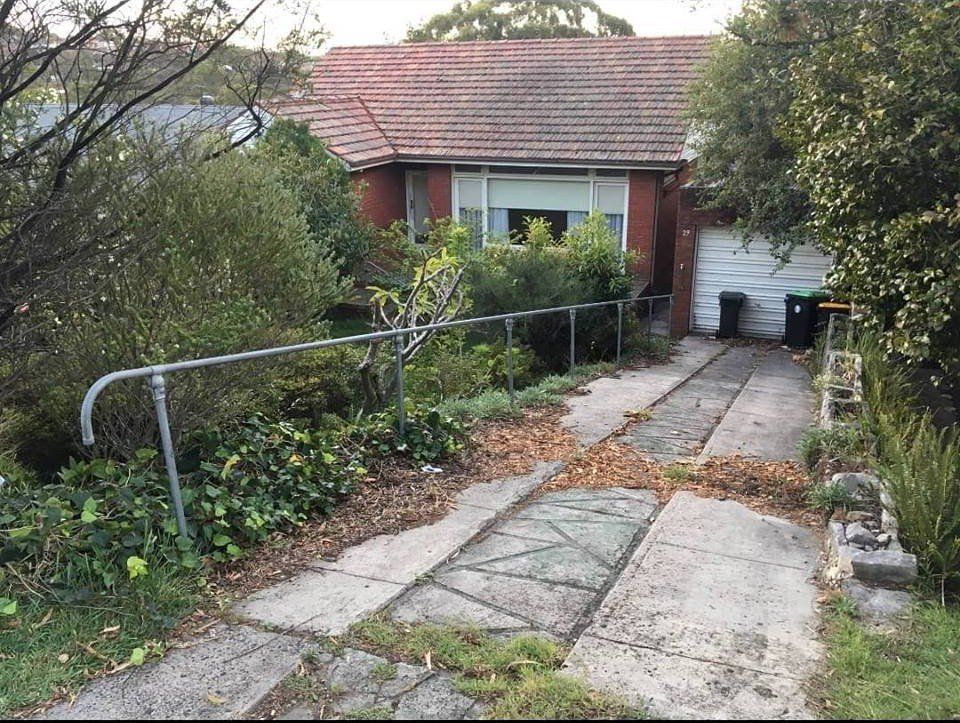 Old house with garage | Sydney, NSW | M & M Demolition Pty Ltd
