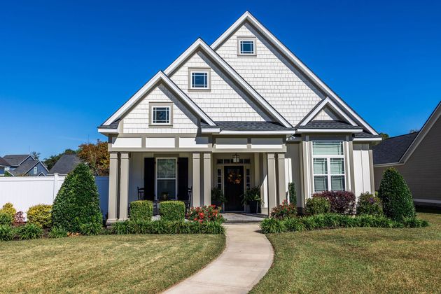 Craftsman Style White House — Lumberton, N.C — Taylor Insurance Agency Inc