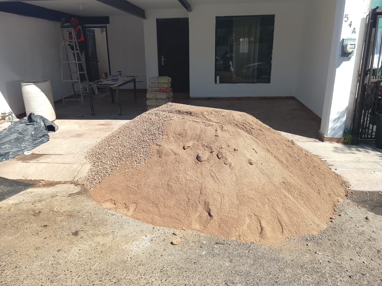 Proyecto de departamentos modernos en construcción