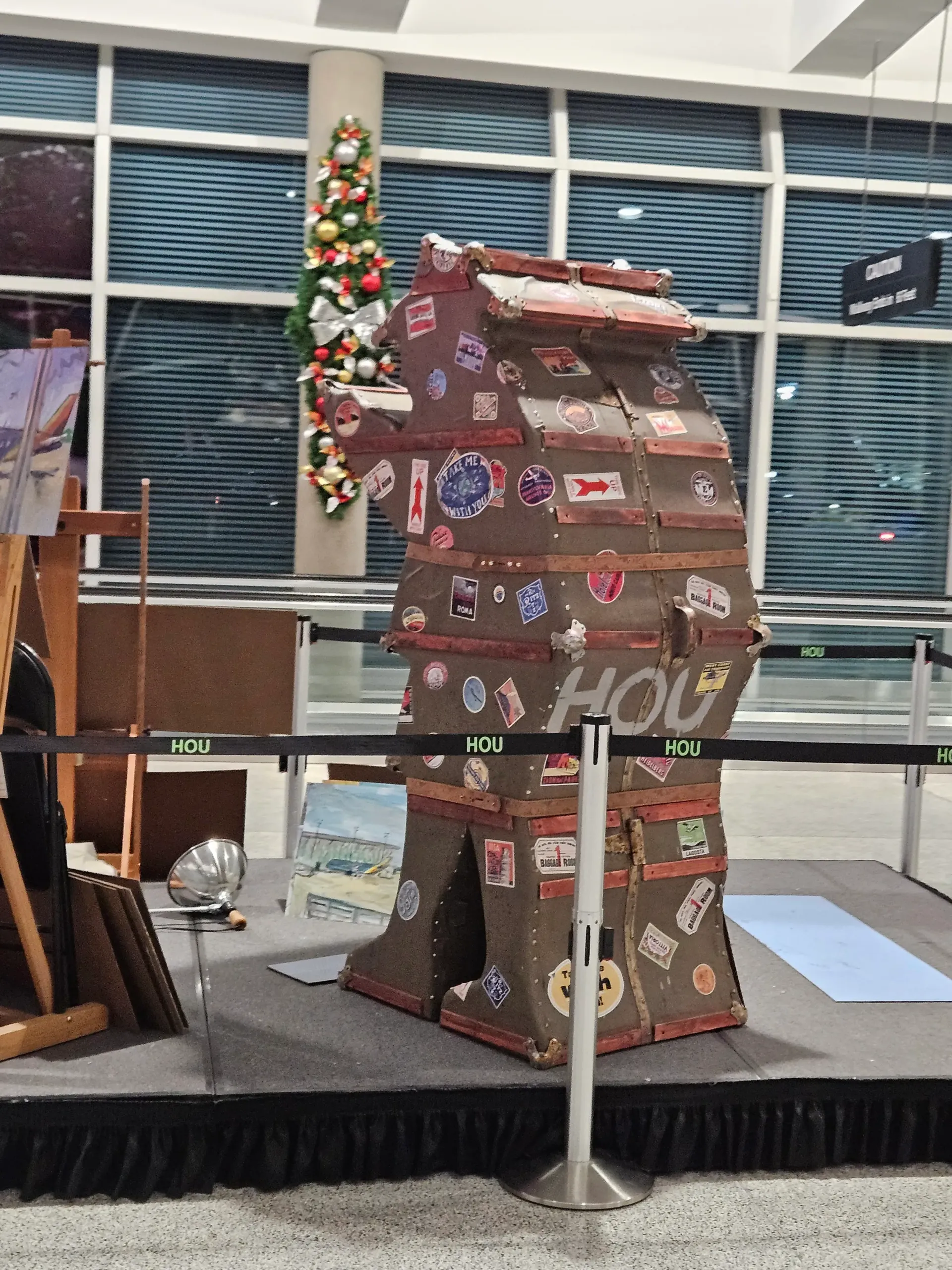 A large suitcase with the word holz on it