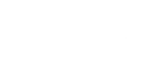 Immagine bianca vuota con una sottile linea nera vicino al bordo inferiore.