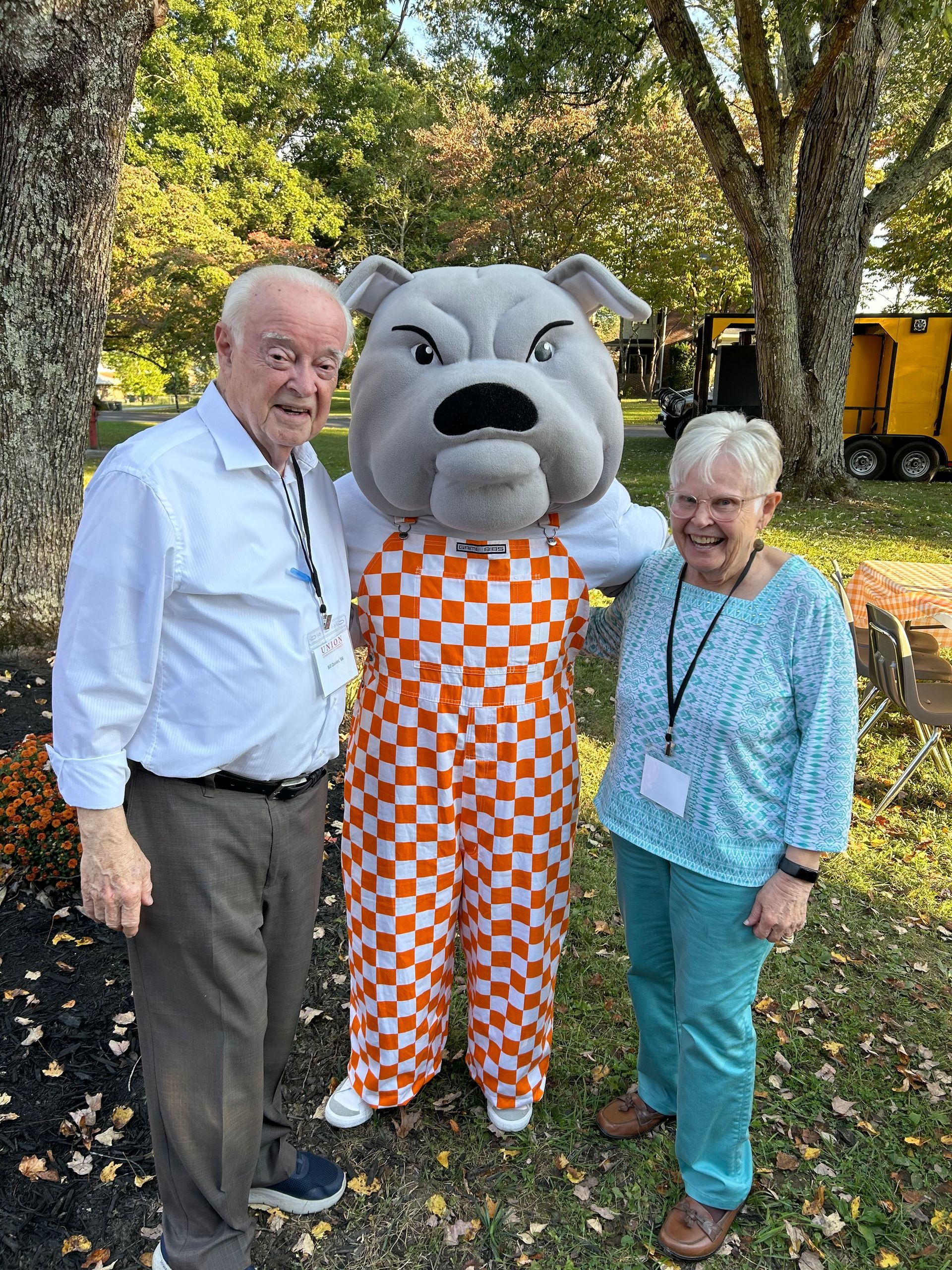 Bill and Merrill Davies with Union's mascot, Mack the Bulldog.