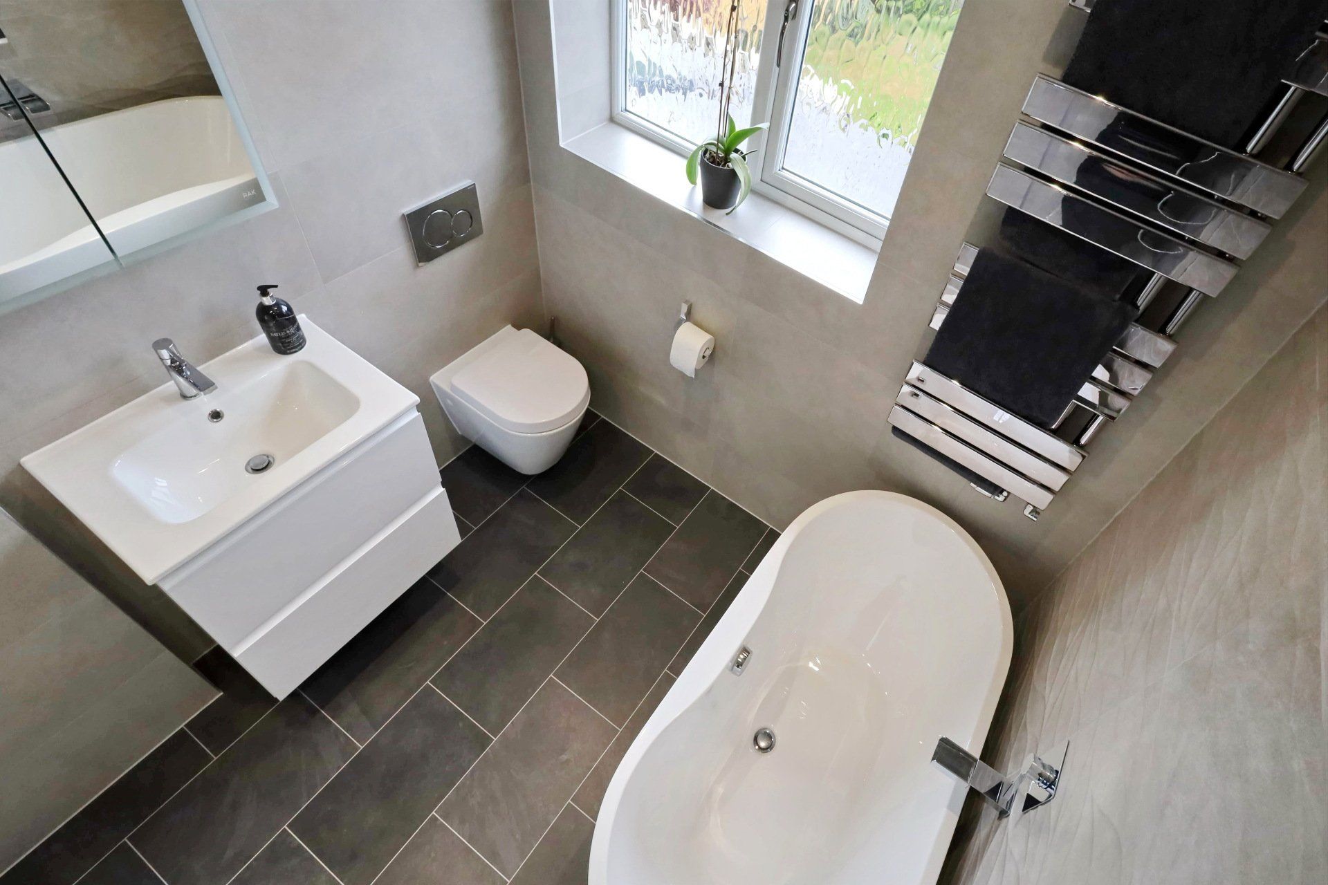 Aitkin family bathroom by exact