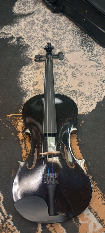 4/4 Sized Black Violin