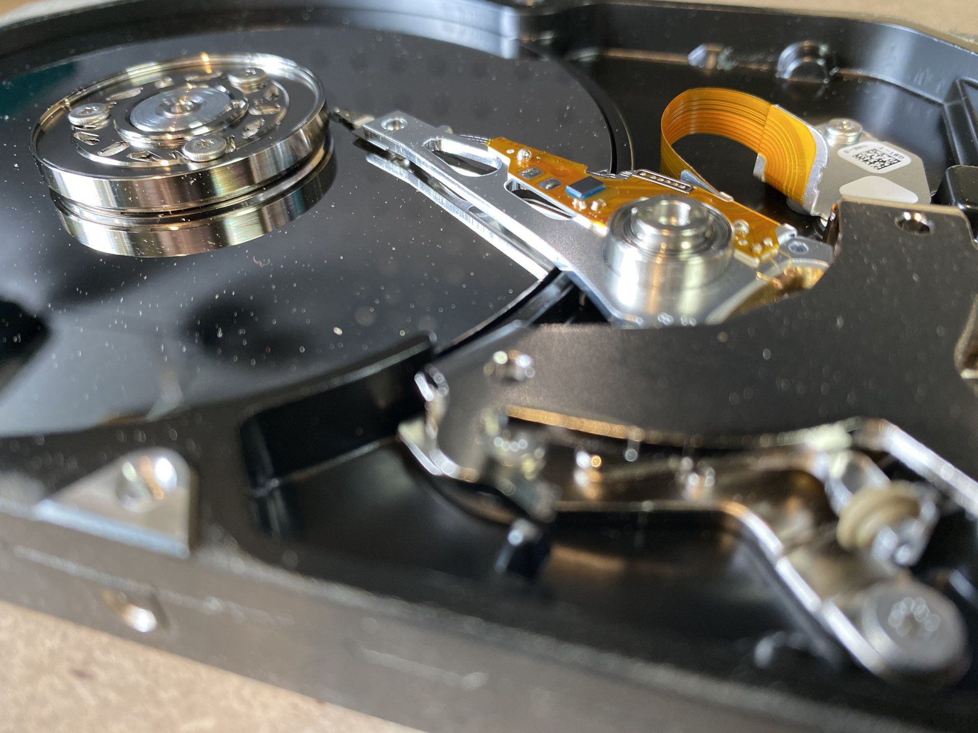 A close up of the inside of a hard drive