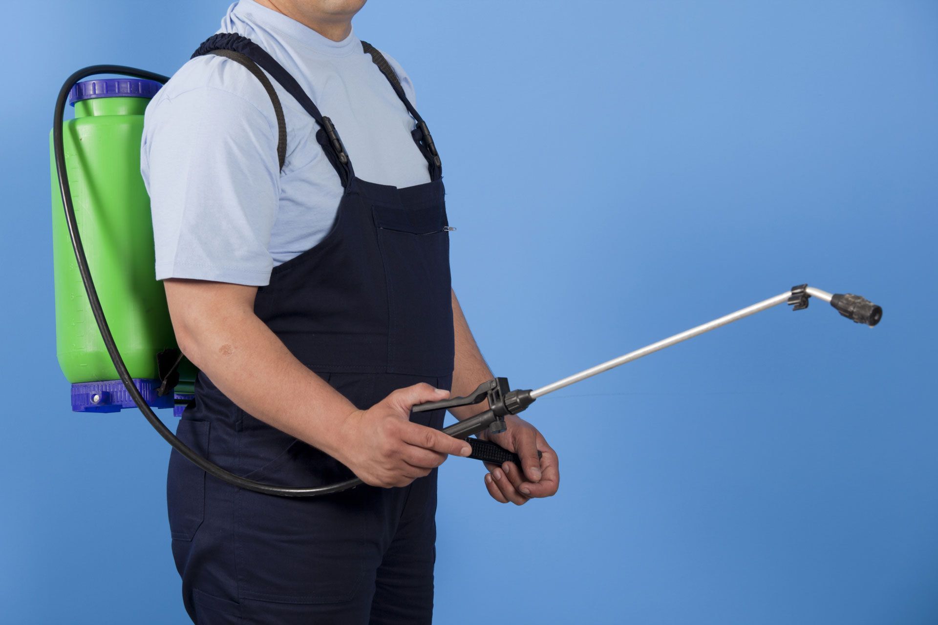 Pest control service technician in the Tonawanda, NY Area