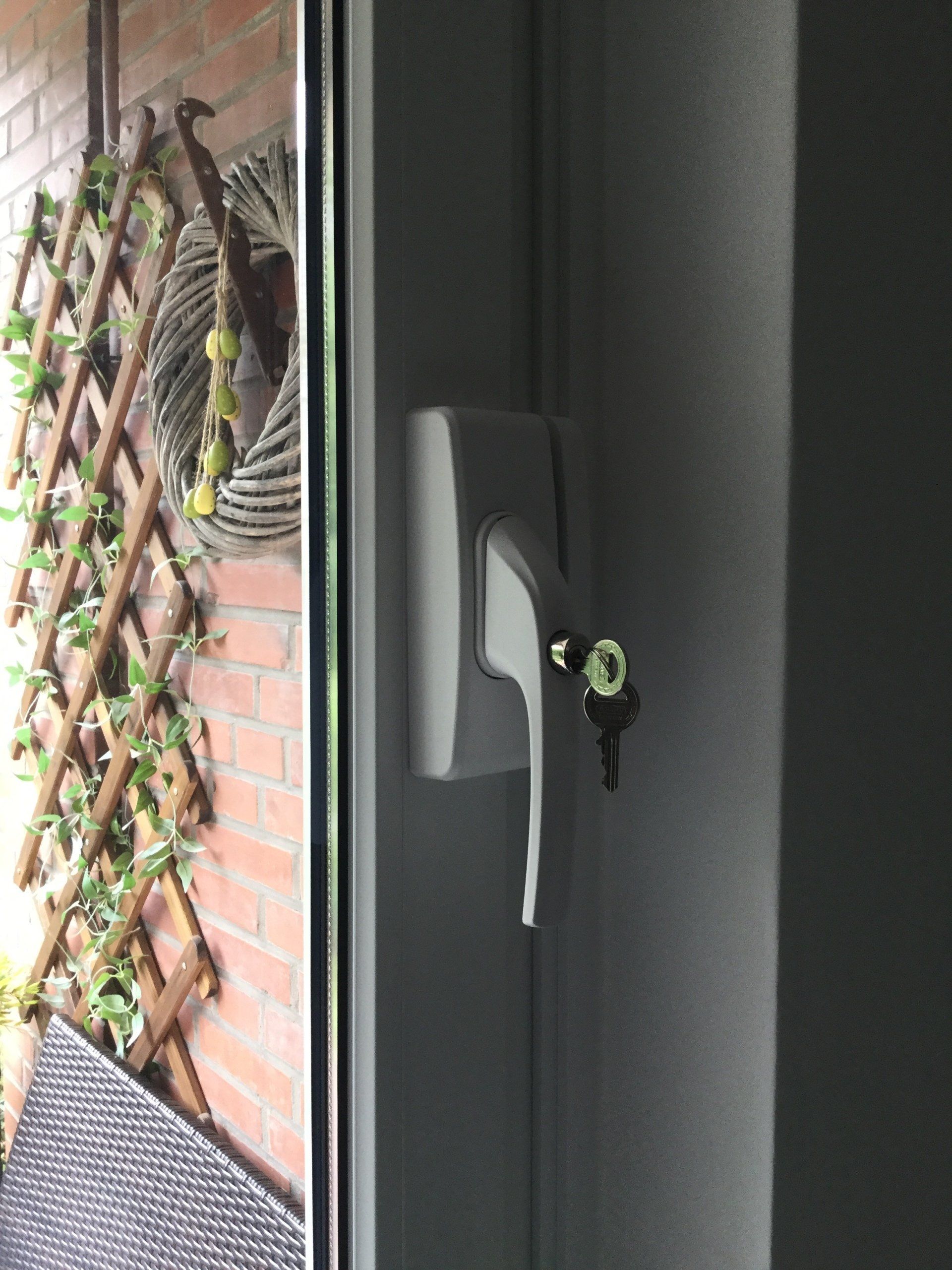 Schlüsseldienst ALLES Klar -  Einbau Fenster Sicherung in Hamburg
