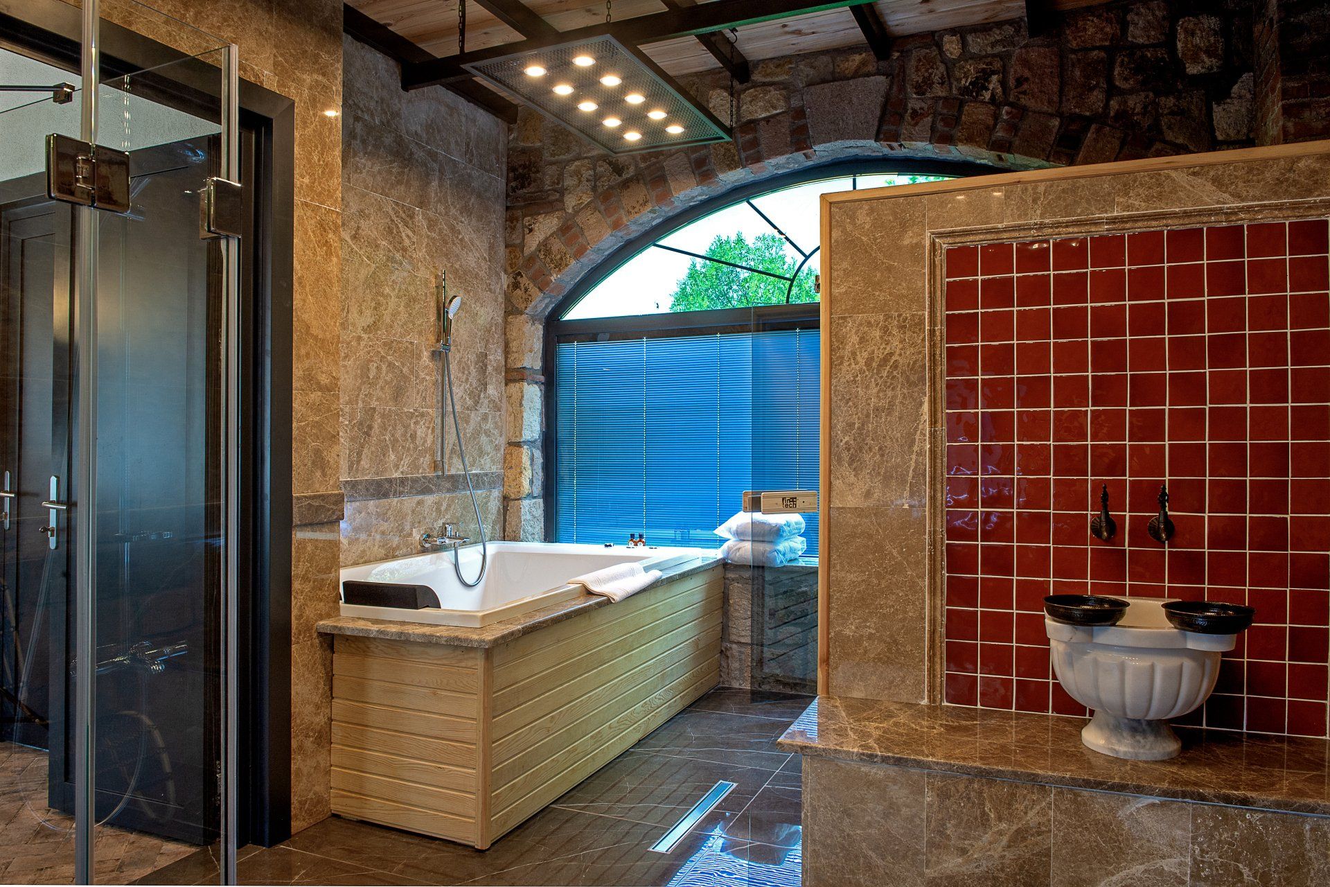 King Suite Bathroom
