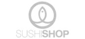 Logo du restaurant de sushis : une icône de poisson stylisée dans un cercle, avec le nom « SUSHI SHOP » en dessous, en gris.